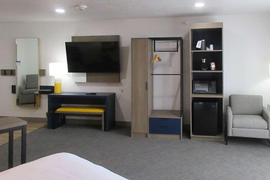 Comfort Suites Idaho Falls Room photo